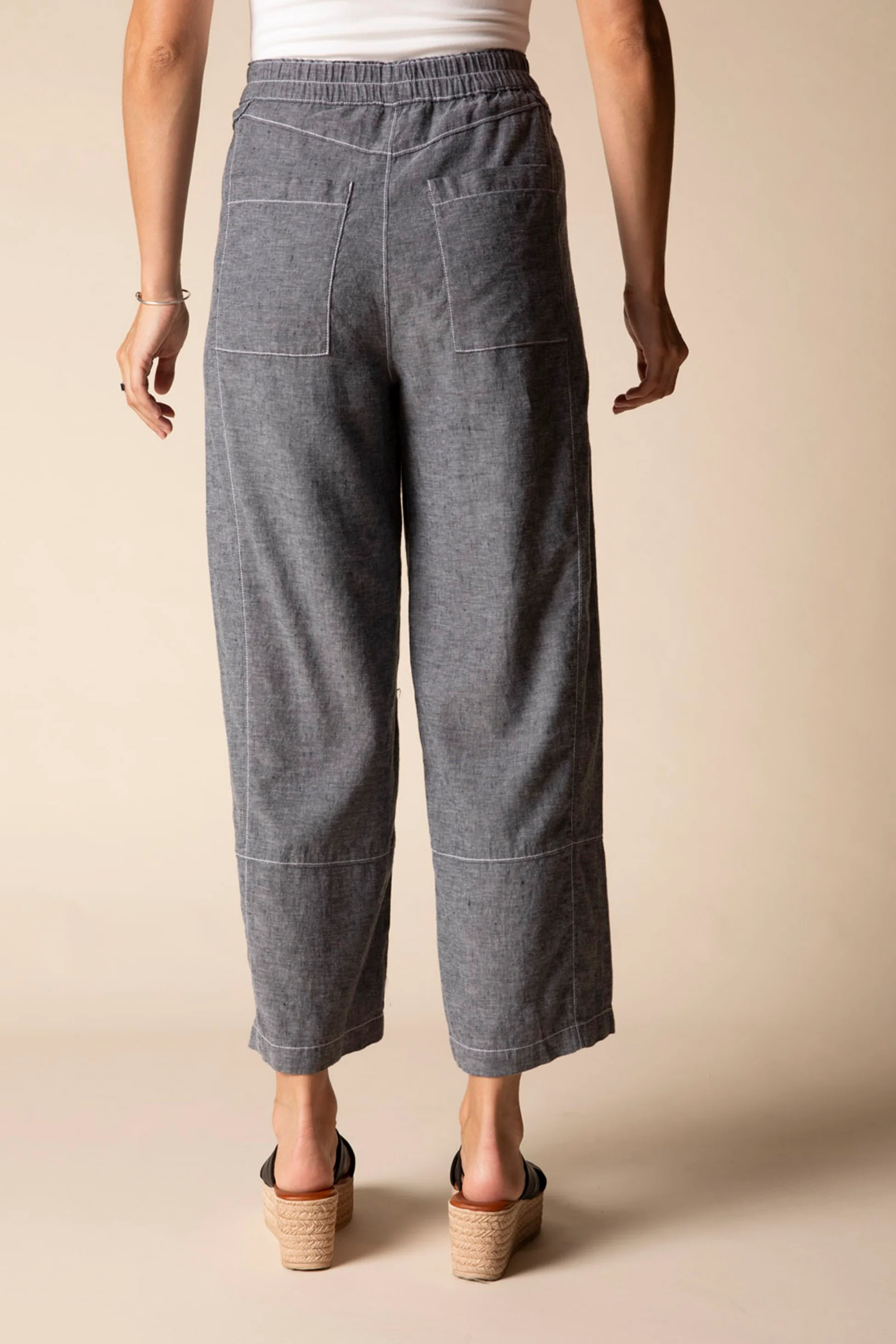Contrast Seams Crop Pant - Image 9
