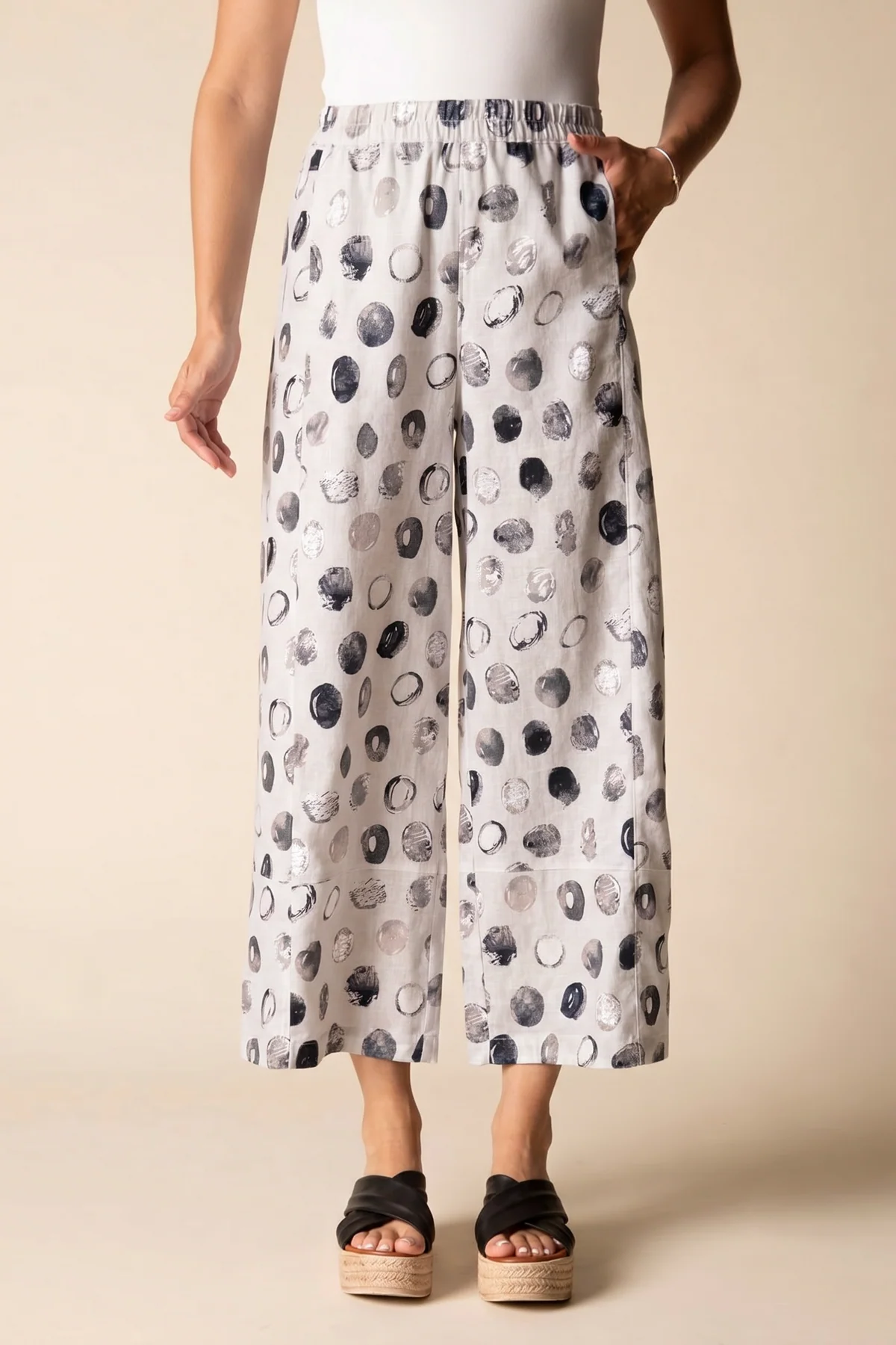 Contrast Seams Dot Crop Pant - Image 5