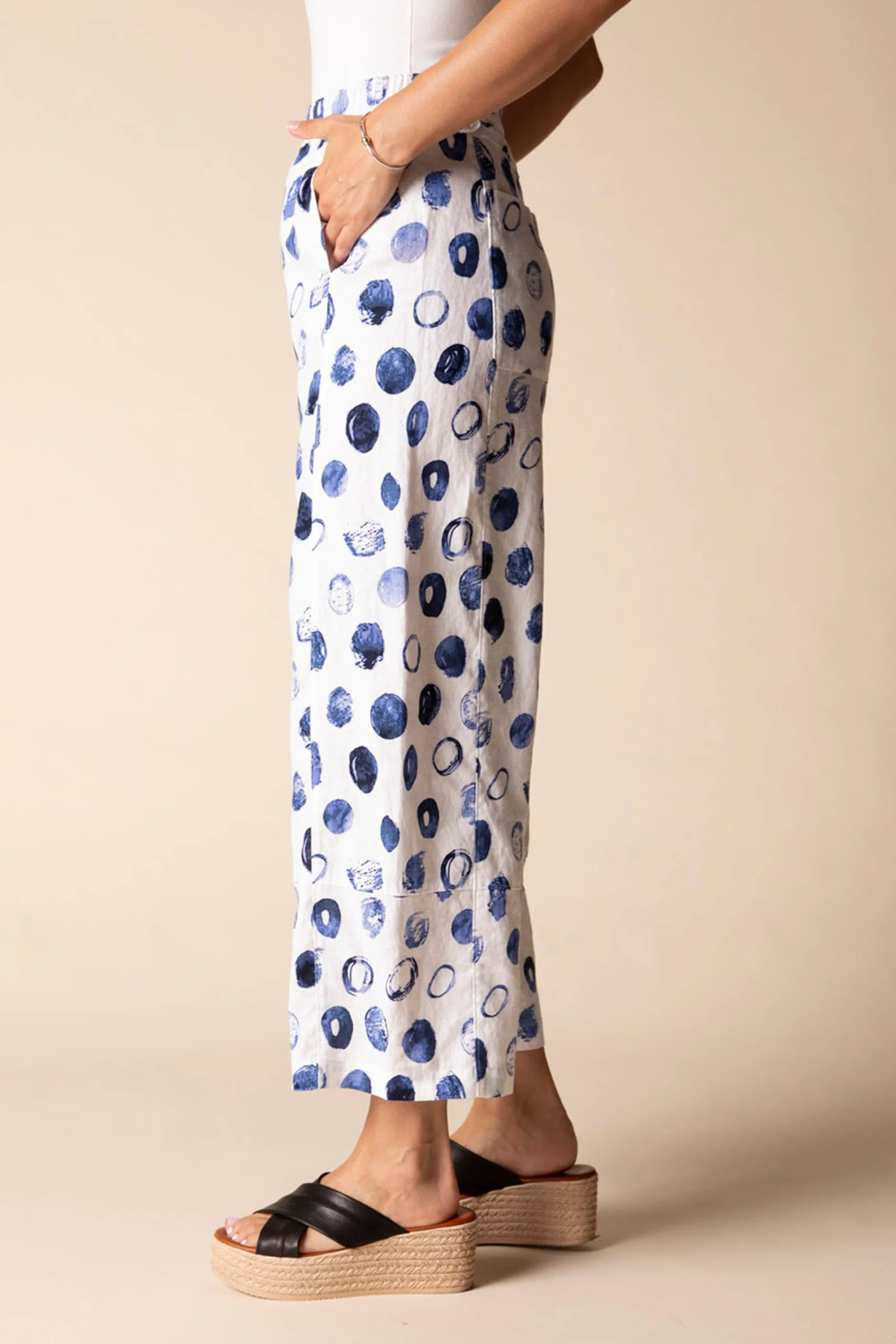 Contrast Seams Dot Crop Pant - Image 2