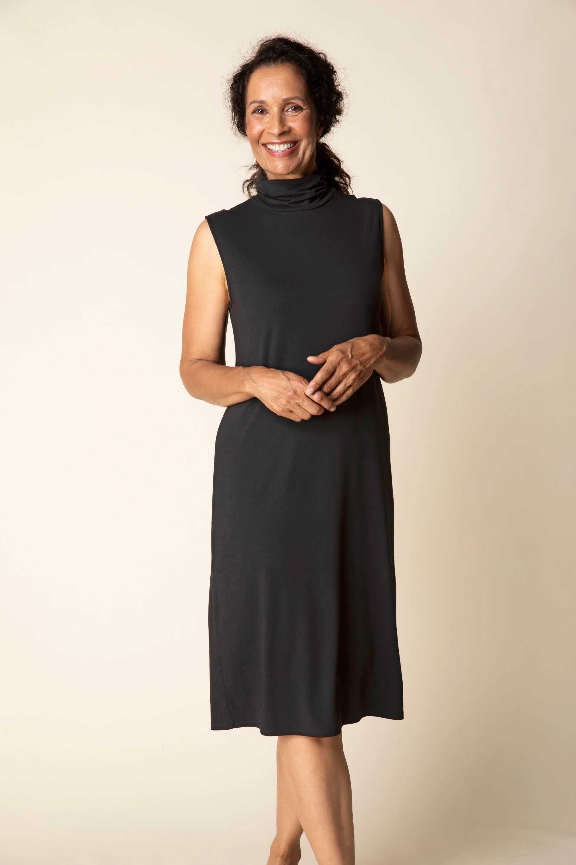 Core Travel Chelsea Dress - Image 3