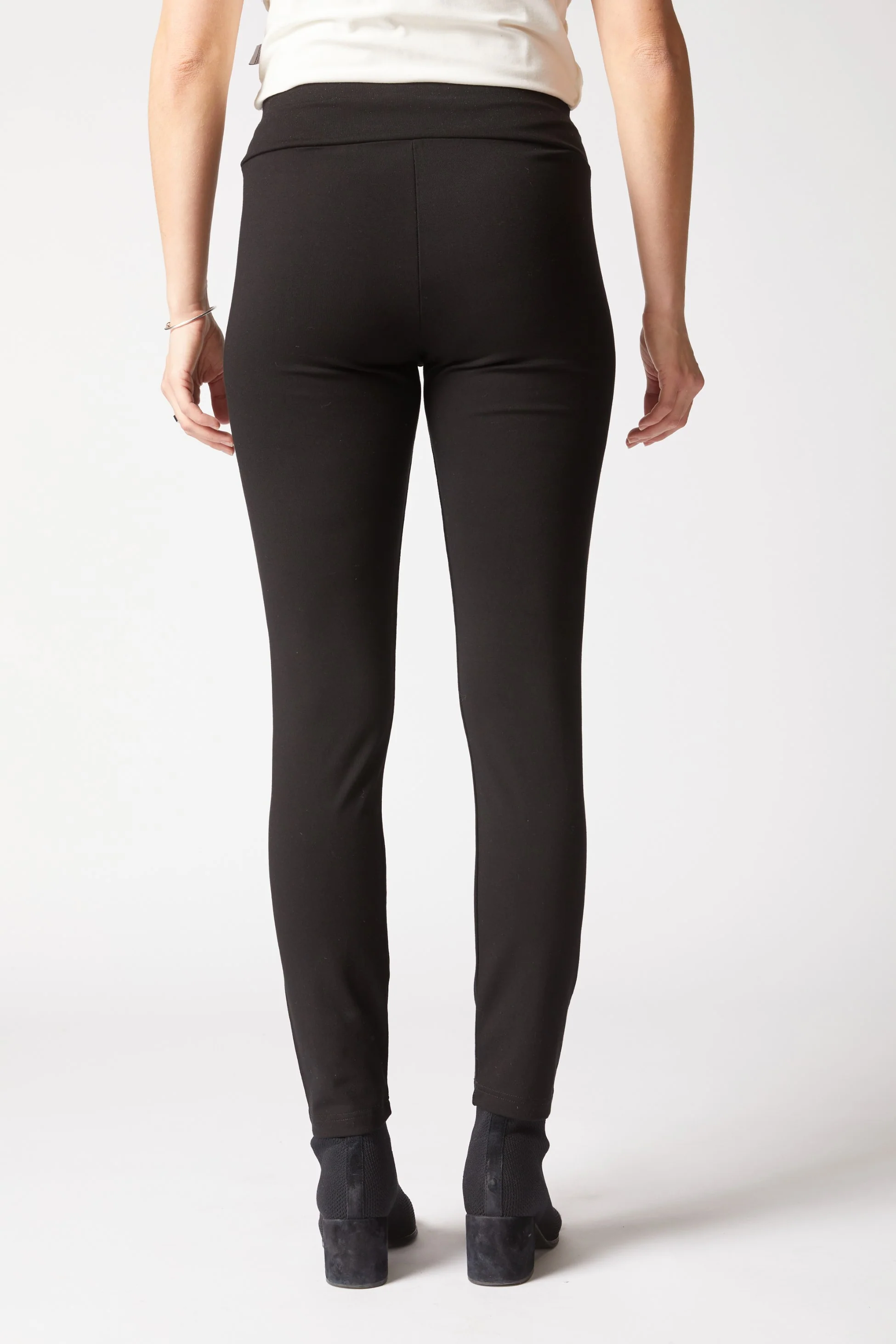 Core Travel Easy Pant - Image 3