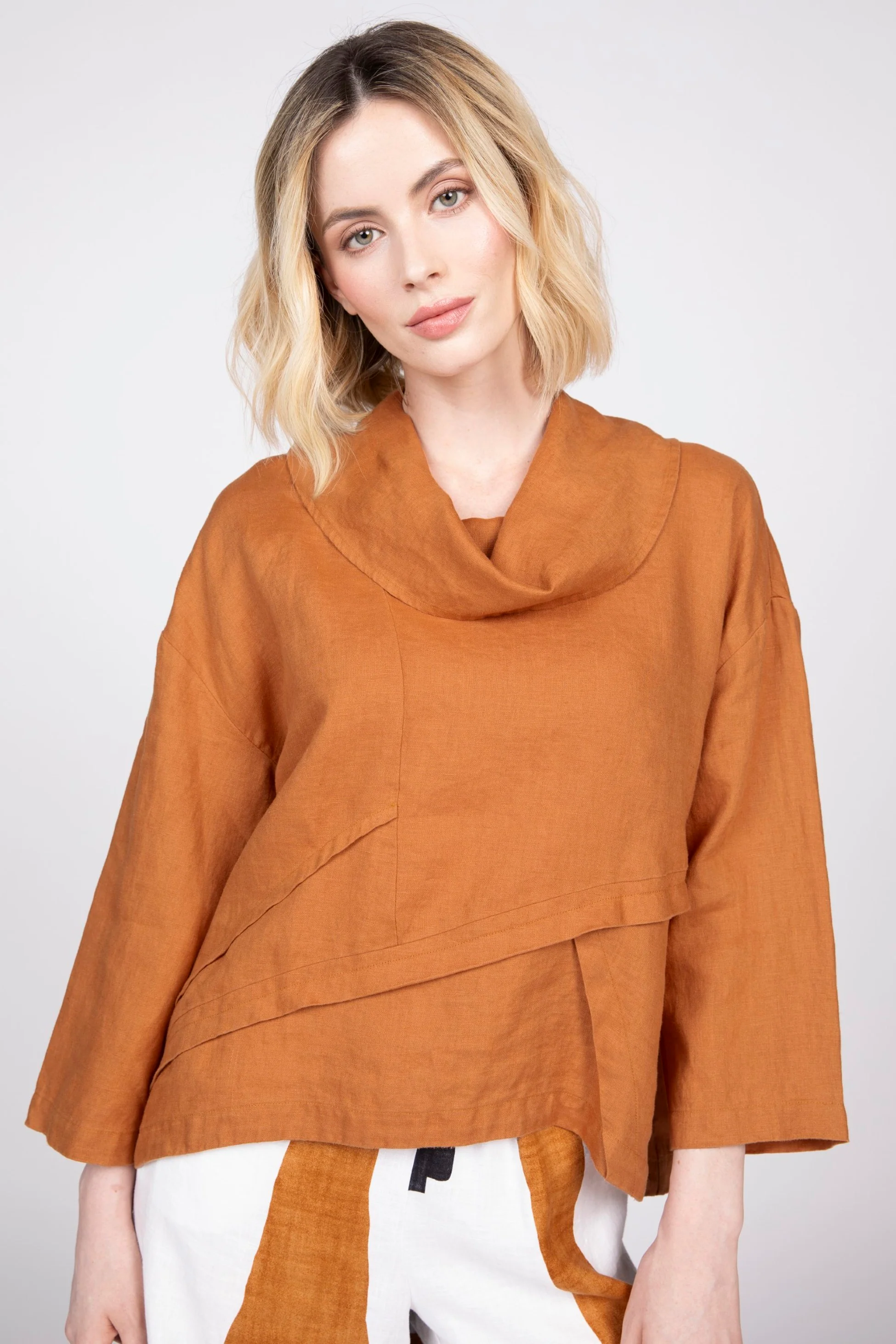 Crossroads Seamed Cowl - Image 2