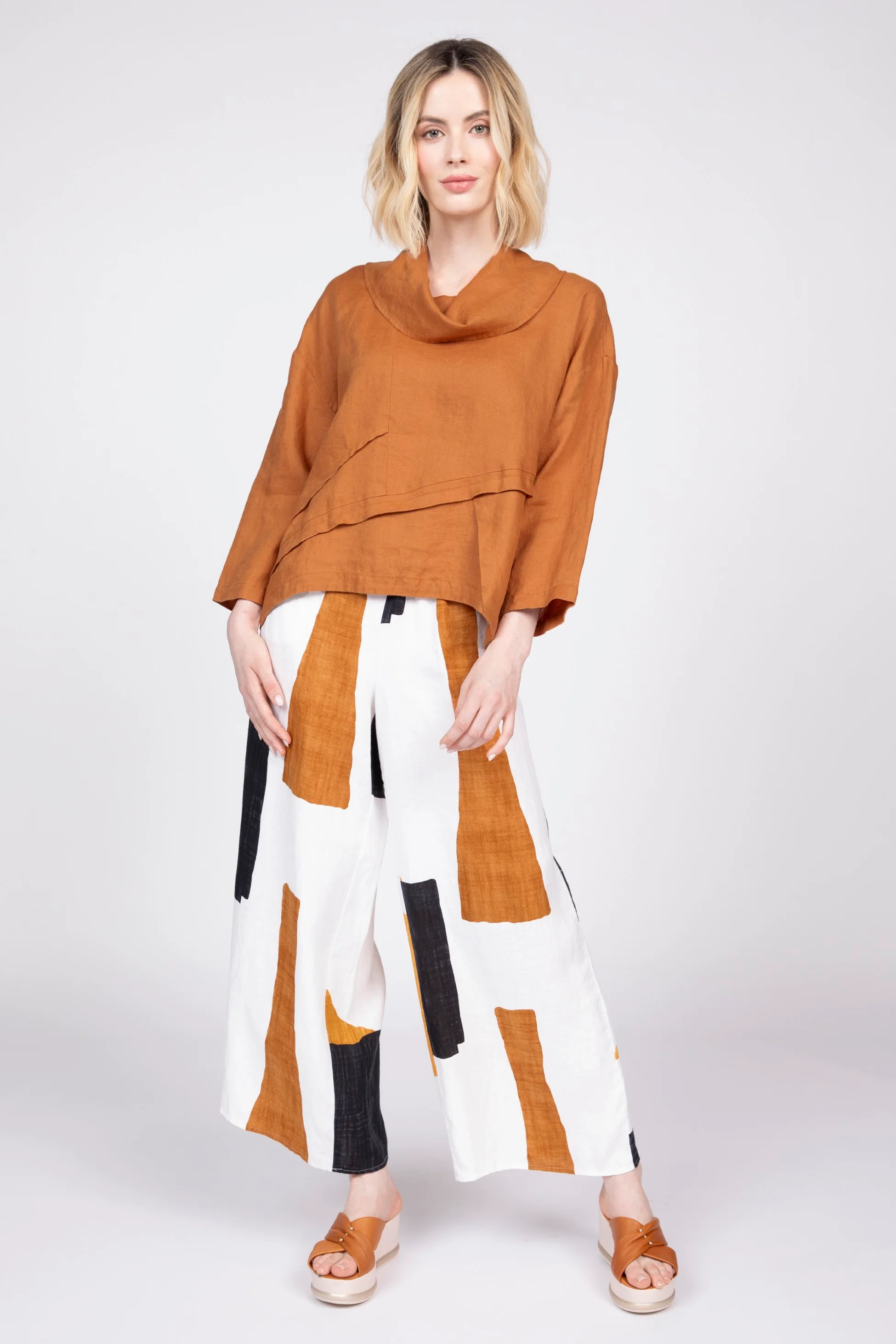 Crossroads Seamed Cowl - Image 4