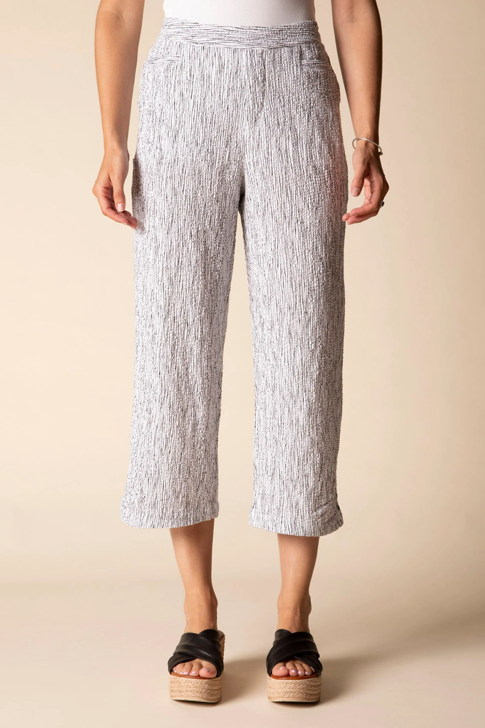 Fine Lines Pucker Weave Capri - Image 4
