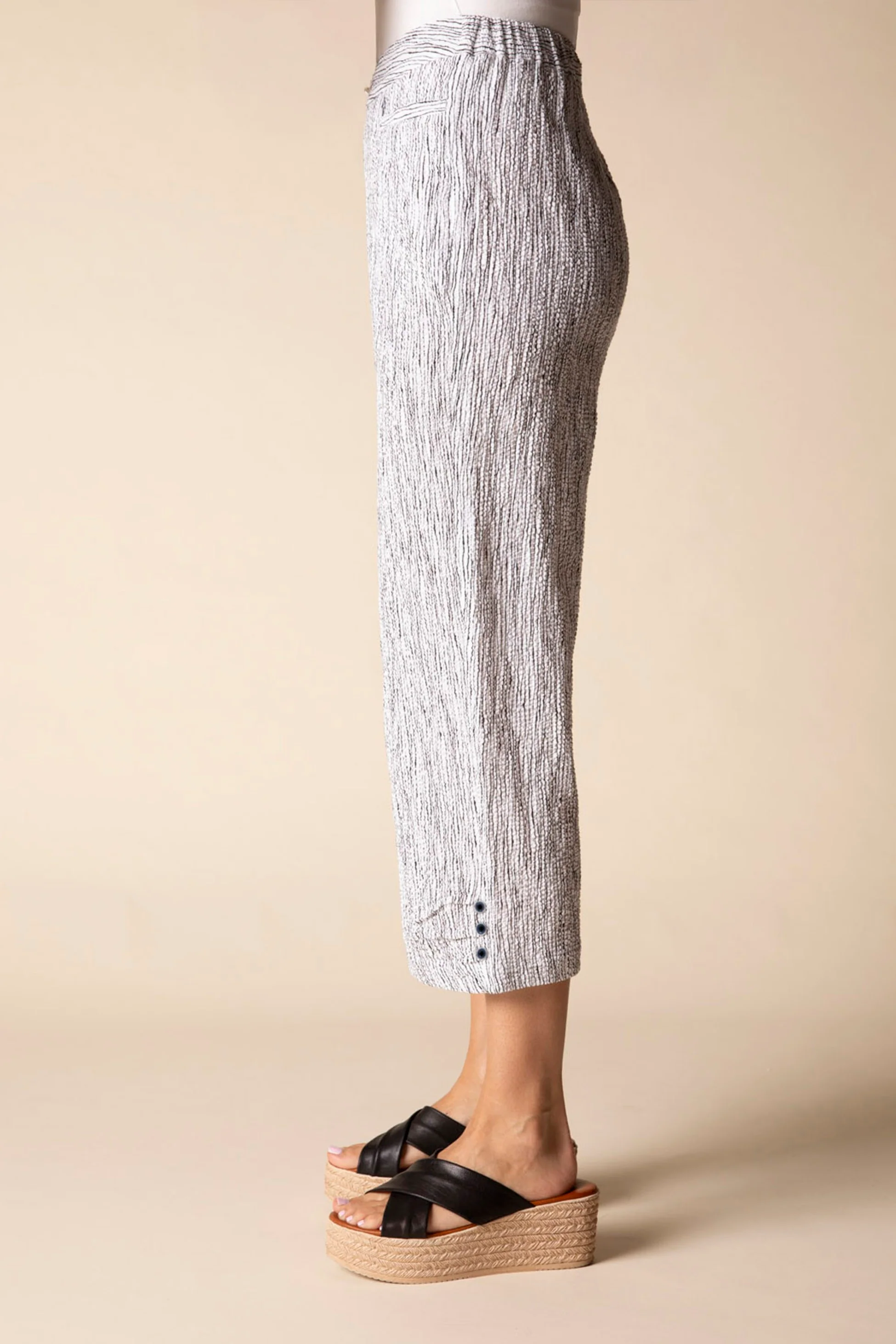 Fine Lines Pucker Weave Capri - Image 5